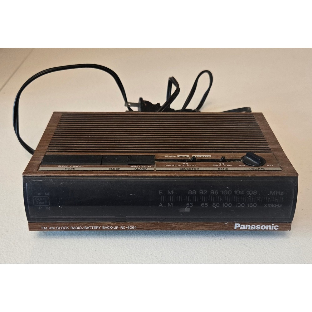 Panasonic RC-6064 Vintage AM FM Clock Radio Wood Grain Red LED Alarm Clock